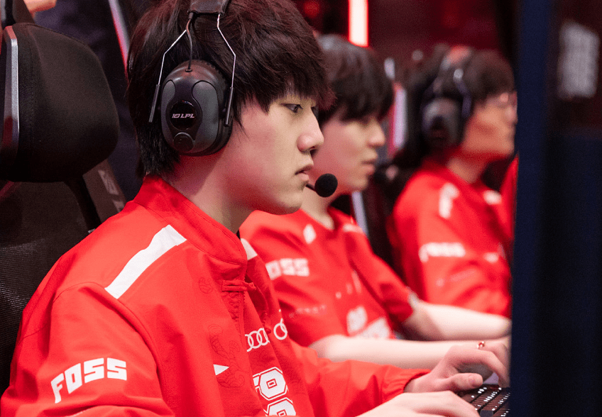 Rookie迎来五赛季高光表现，C9球迷沸腾！的简单介绍
